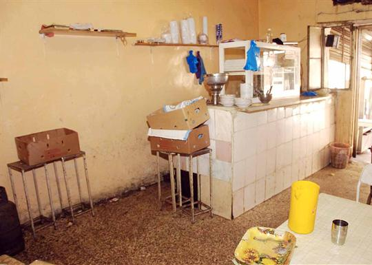 لا شهادات صحية ولا رخص تجارية