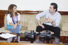 وليد سمارة متحدثاً للزميلة خلود أبو المجد