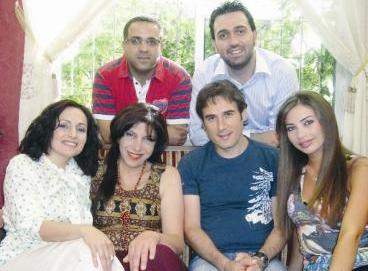 أسرة مسلسل «نهاد وسعاد»