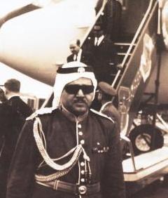 الشيخ سالم الحمود في اللباس العسكري