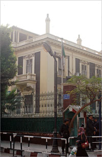 السفارة الجزائرية في القاهرة أحُيطت بطوق أمني (خاص - «الراي»)