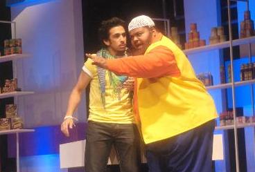 الحملي والبناي في عرض الافتتاح 			(تصوير اسعد عبدالله)