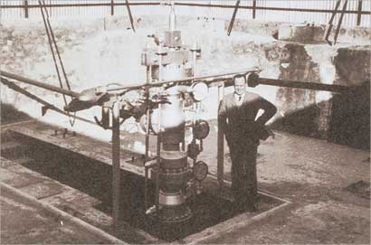  أول بئر نفطية كويتية اندفع منها النفط فكسر الصمامات