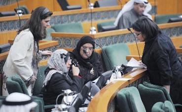 مشاورات بين دشتي والجسار والمبارك والعوضي