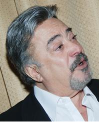 يوسف شعبان متحدثاً