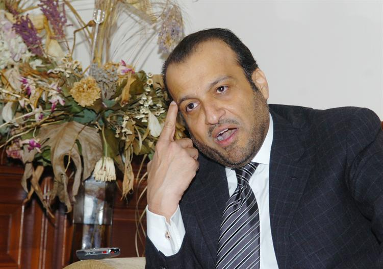 الدكتور الرشدان في ديوانية «الراي»	(تصوير علي السالم)