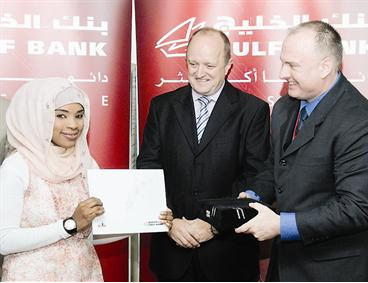 u0645u0648u0638u0641u0629 u0641u064a u00abu0627u0644u062eu0644u064au062cu00bb u062au062au0633u0644u0645 u062cu0627u0626u0632u062au0647u0627