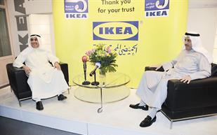 ... ويتحدثان للصحافيين	 (تصوير احمد عماد)