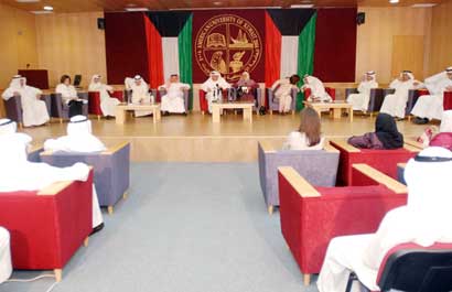 المتحدثون (تصوير أسعد عبدالله)