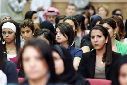 متابعة شبابية وطلابية للمداخلات