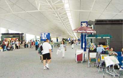 المطار ذو الـ 80 بوابة 