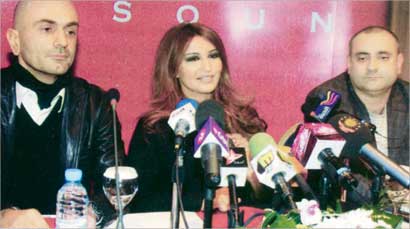 شذى حسون وطوني قهوجي خلال المؤتمر الصحافي لاطلاق البومها