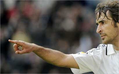 راوول يحتفل بالهدف الـ 15 له هذا الموسم (اف) 