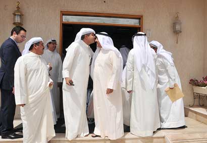 جاسم الخرافي وسط الحضور