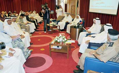 u062cu0627u0646u0628 u0645u0646 u0627u0644u062du0644u0642u0629 u0627u0644u0646u0642u0627u0634u064au0629 (u062au0635u0648u064au0631 u0623u062du0645u062f u0639u0645u0627u062f)