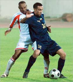 u0635u0631u0627u0639 u0642u0648u064a u0639u0644u0649 u0627u0644u0643u0631u0629 u0628u064au0646 u0644u0627u0639u0628u064a u0627u0644u0635u0644u064au0628u062eu0627u062a u0648u0627u0644u064au0631u0645u0648u0643 (u062au0635u0648u064au0631 u0623u0633u0639u062f u0639u0628u062fu0627u0644u0644u0647)