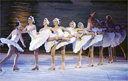 رقصة جماعية لفتيات باليه موسكو 