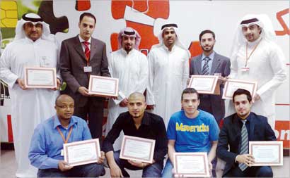 u0623u062du0645u062f u0627u0644u0645u0646u064au0633 u0648u0623u062du0645u062f u0627u0644u0639u064au062f u064au062au0648u0633u0637u0627u0646 u0627u0644u0645u0648u0638u0641u064au0646 u0627u0644u0645u0634u0627u0631u0643u064au0646 u0641u064a u0627u0644u062fu0648u0631u0629