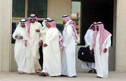 استقبال الطاحوس أمام مقر النيابة 