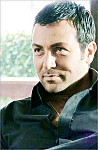 محرم ساروهنيال «أسمر»  