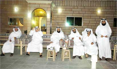  المتحدثون في الندوة (تصوير جلال معوض)