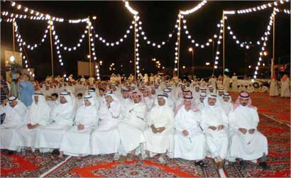 حشد من الحضور 