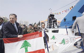 السنيورة خلال تدشين المركب العلمي المدني «قانا»	 (ا ف ب)