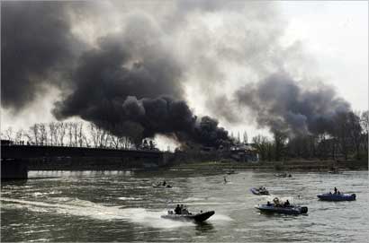 u0631u062cu0627u0644 u0634u0631u0637u0629 u0623u0644u0645u0627u0646 u0641u064a u0646u0647u0631 u0627u0644u0631u064au0646 u0641u064au0645u0627 u0627u0644u062du0631u0627u0626u0642 u062au0634u062au0639u0644 u0641u064a u0633u062au0631u0627u0633u0628u0648u0631u063a u0627u0644u0641u0631u0646u0633u064au0629 (u0627 u0628) 