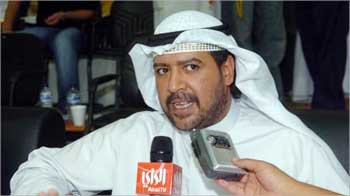 أحمد الفهد يتحدث لرجال الاعلام 