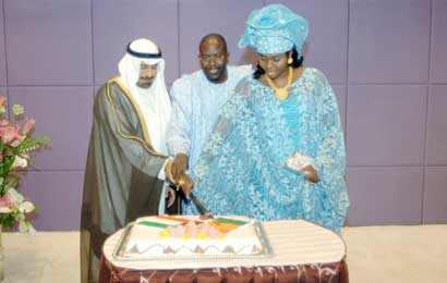 u0645u062du0645u062f u0627u0644u0635u0628u0627u062d u0648u0625u0645u0628u0627u0643u064a u0648u062du0631u0645u0647 u064au0642u0637u0639u0648u0646 u0642u0627u0644u0628 u062du0644u0648u0649 u0627u0644u062du0641u0644 (u062au0635u0648u064au0631 u0632u0643u0631u064au0627 u0639u0637u064au0629)