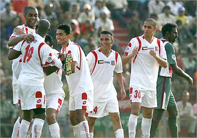 فرحة لاعبي الكويت بتحقيق الهدف (تصوير طلال حيدر) 