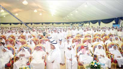 حشد من الحضور