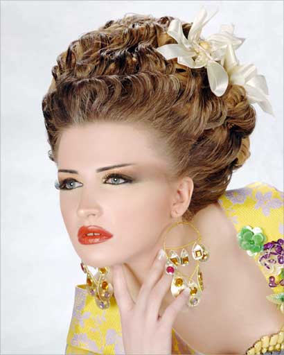 تسريحة شعر جديدة لمرافقات العروس 