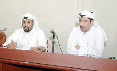 u062eu0627u0644u062f u0627u0644u0623u064au0648u0628 u0645u062au0631u0626u0633u0627 u0639u0645u0648u0645u064au0629 u00abu062fu0627u0631 u0627u0644u0638u0628u064a u0627u0644u0639u0642u0627u0631u064au0629u00bb (u062au0635u0648u064au0631 u0646u0648u0631u0647u0646u062fu0627u0648u064a)