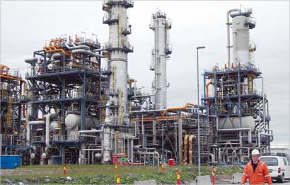 القطاع النفطي في حالة ترقب 