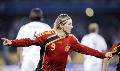 مَنْ يوقف فرناندو توريس؟ 	(ا ف ب)