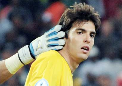 ارفعوا اليد عن كاكا! 	(اف ب)