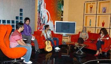 دشتي في ضيافة سالي وهنادي والرفاعي والموسوي