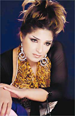 المغنية مرام