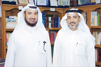 مع أخيه علي (تصوير علي السالم)