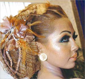 تفاصيل ماكياج وتسريحة ليلة العمر (تصوير نور هنداوي)