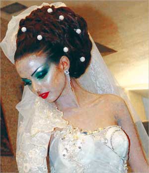 تسريحة مبتكرة لصالون «تشاوبيلا» 