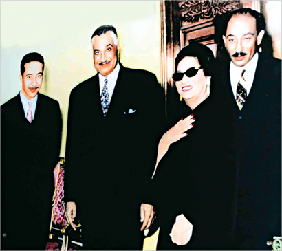 ... ومع جمال عبدالناصر وأنور السادات والملحن محمد الموجي