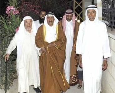 الكويتيون حريصون على ارتداء الزي الوطني في لبنان