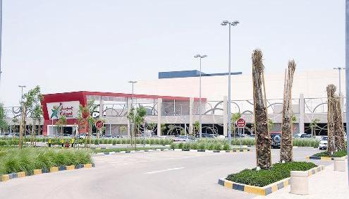 ساحات خارجية فسيحة وأنيقة