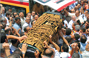 الآلاف يشيعون جثمان مروة إلى مثواه الأخير