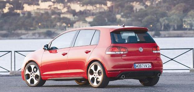 خلفية مميزة ورياضية بامتياز