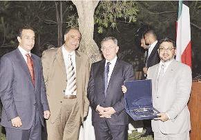 درع تكريمية