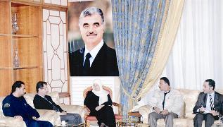 جهاز المتطوعين في زيارة لبهية الحريري