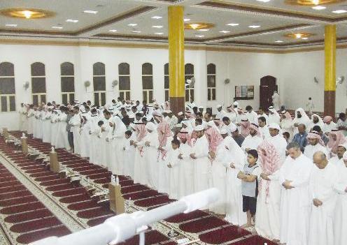 المصلون أحيوا الليلة الثالثة من العشر الاواخر